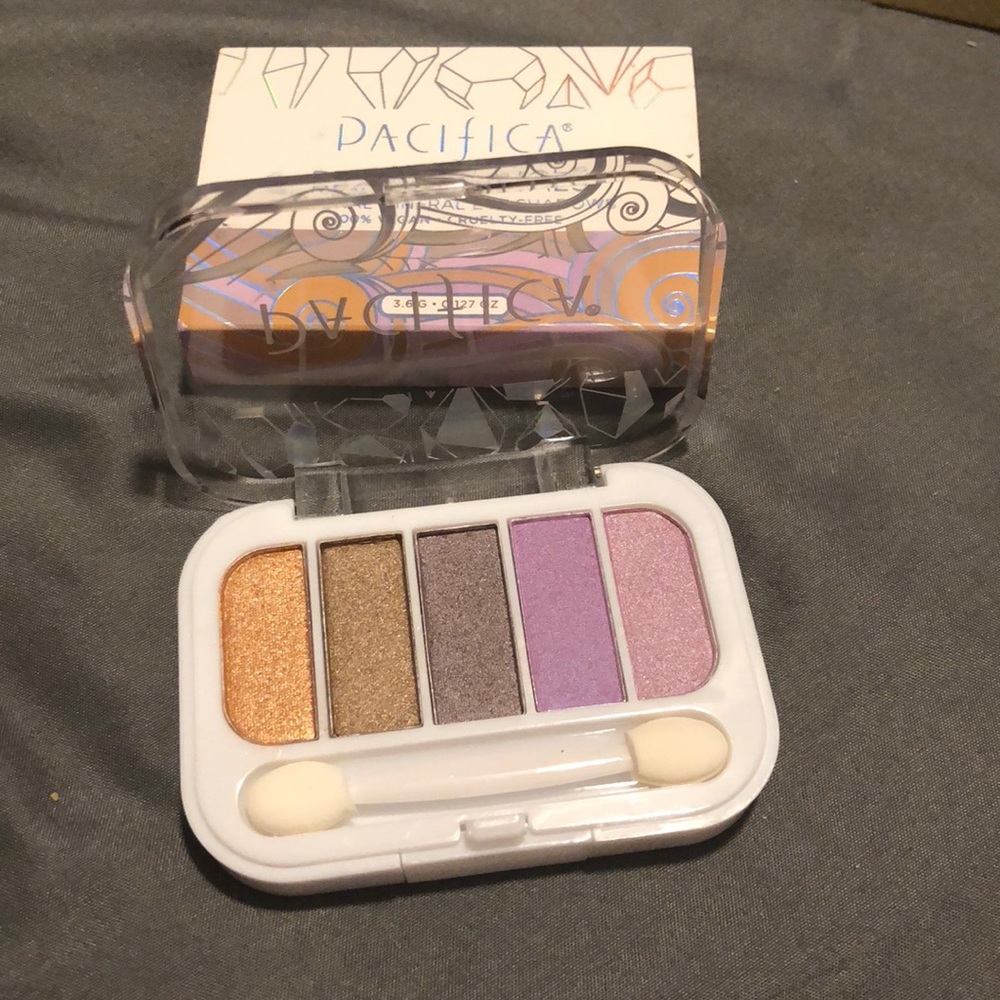Pacifica eyeshadow palette never used